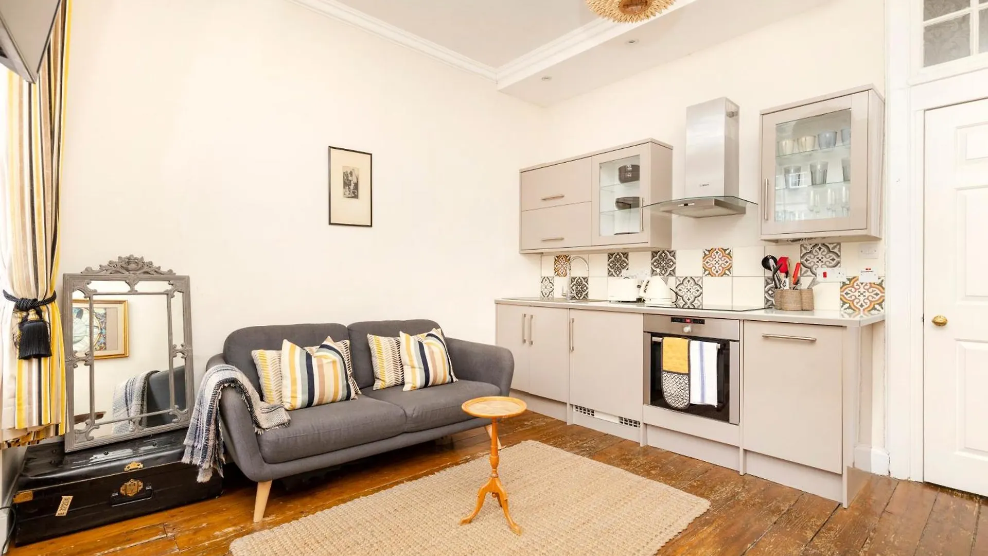 Joivy Classy Apartment Near Edinburgh Castle