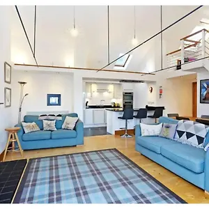 Altido Cosy 2-bed Apt In The Old Town With Mezzanine Edinburgh