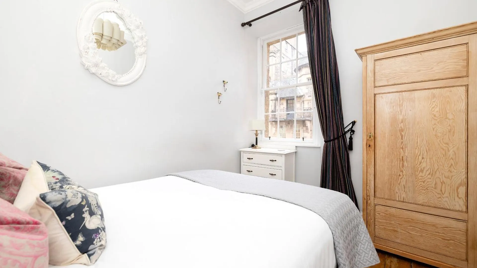 Joivy Classy Apartment Near Edinburgh Castle